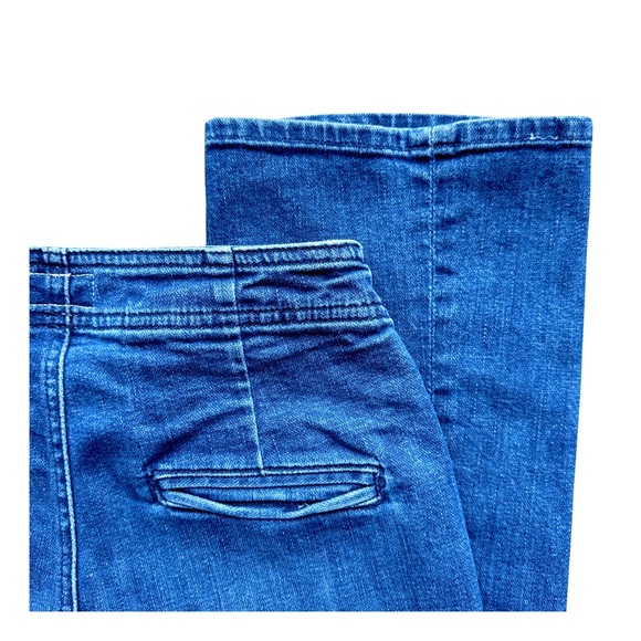 Mother Women’s ‘The Sailor Tripper’ Flared Jeans. Medium/Dark Blue. Size 25 - Picture 5 of 12